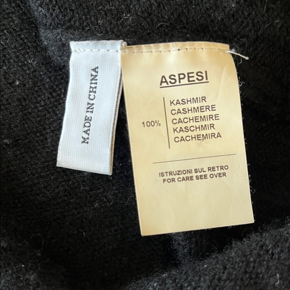 Aspesi Women’s Black Cashmere Turtleneck Sweater - Picture 11 of 12